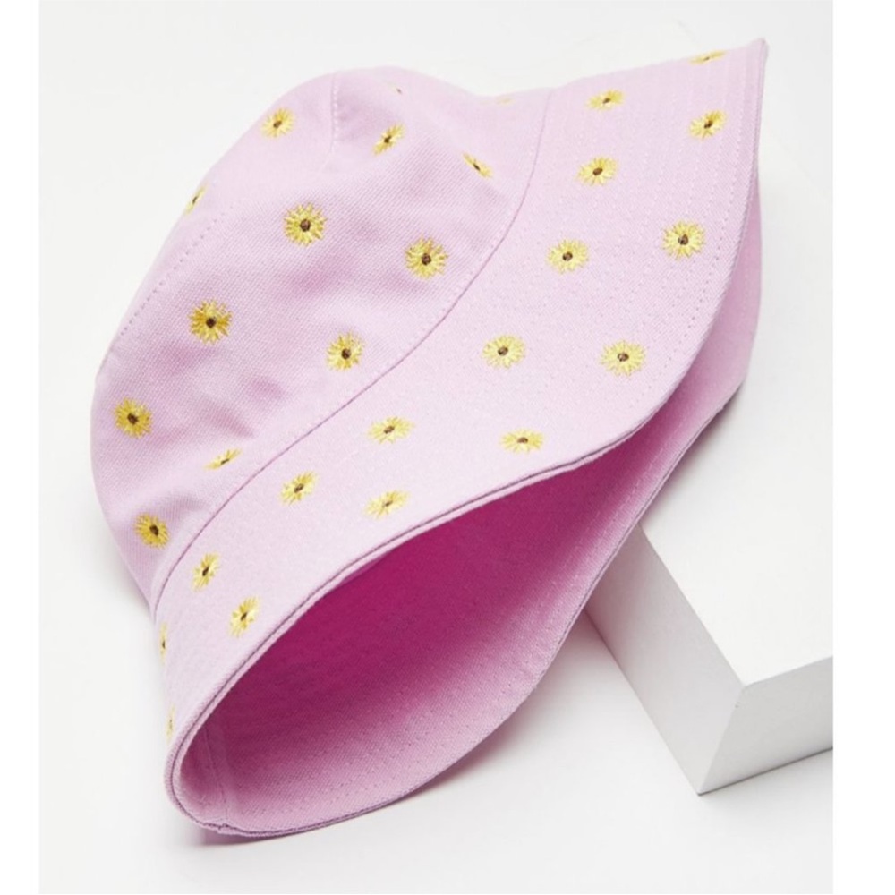 UO• pink embroidered bucket hat sun hat - Picture 3 of 8